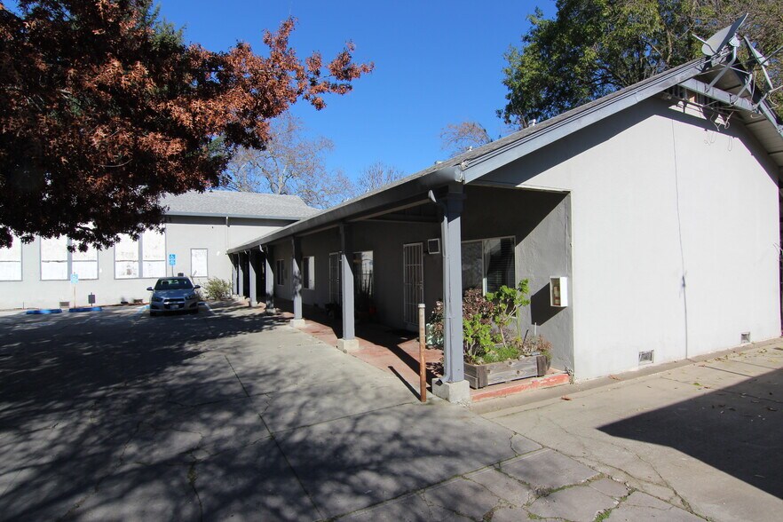1617-1621 Lisbon Ave, West Sacramento, CA à vendre - Photo du bâtiment - Image 3 de 13