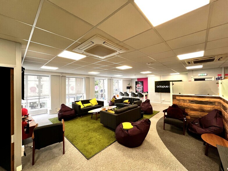 119 West St, Fareham à louer - Photo intérieure - Image 2 de 6