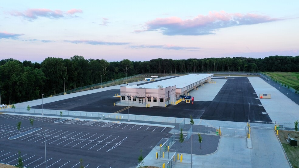 790 Burnett rd, Old Hickory, TN for lease - Building Photo - Image 2 of 5