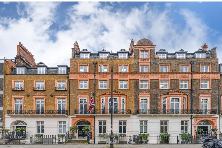 48-49 Russell Sq, Londres à louer - Photo du bâtiment - Image 1 de 43