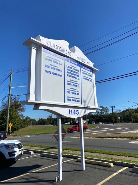 1145 Bordentown Ave, Parlin, NJ à louer - Photo du bâtiment - Image 3 de 12