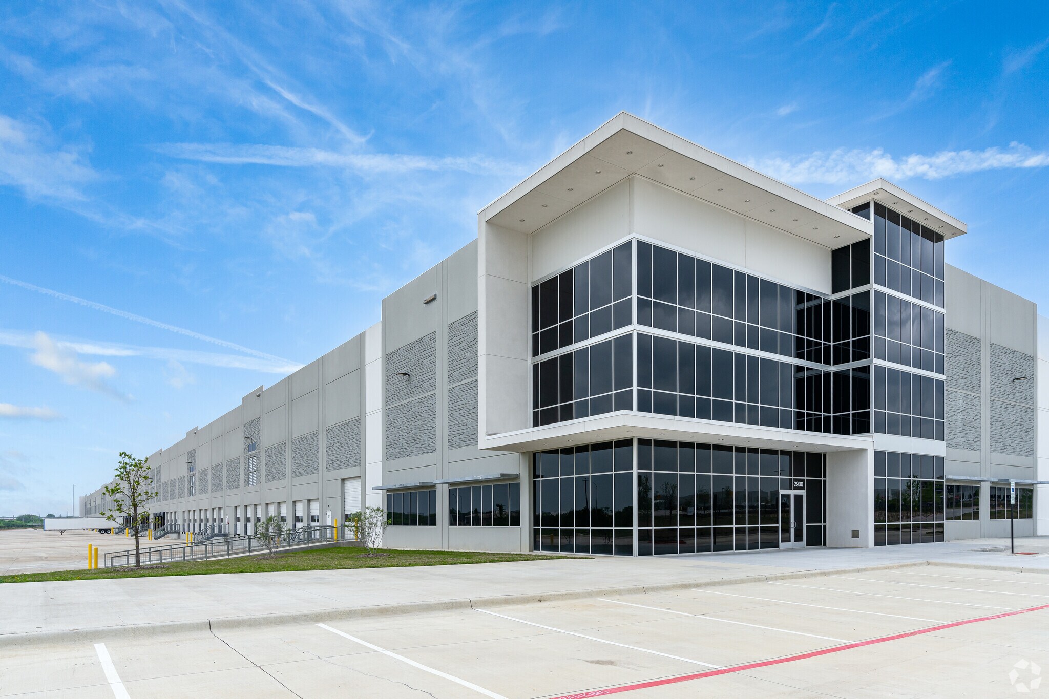 2900 N State Highway 161, Irving, TX à louer Photo du bâtiment- Image 1 de 9