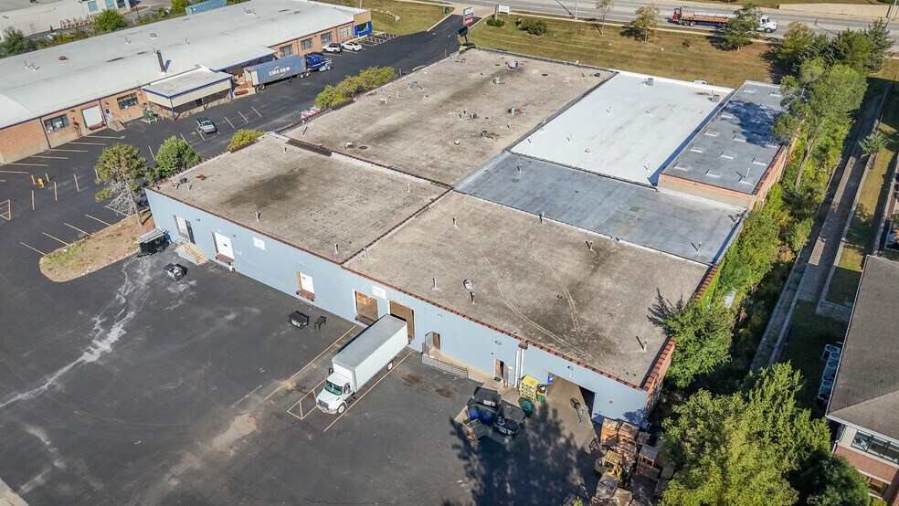 1519 E Main St, St Charles, IL à louer - Photo du bâtiment - Image 2 de 12