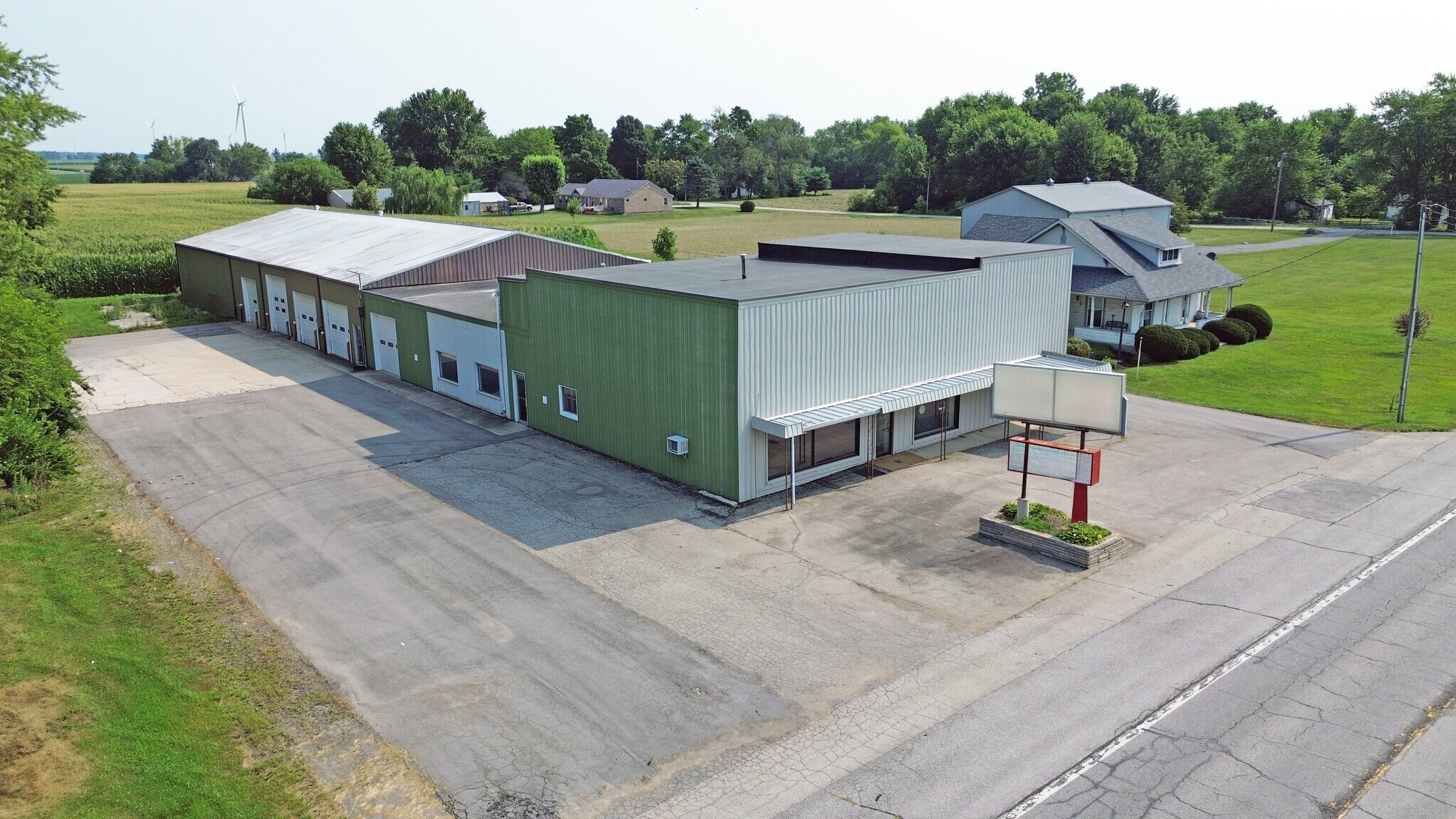7074 W State Road 28, Elwood, IN à vendre Photo du bâtiment- Image 1 de 16