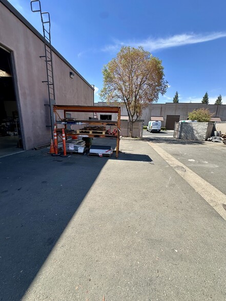 1013 Nichols Dr, Rocklin, CA for lease - Building Photo - Image 3 of 9