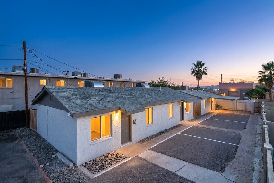 2142 E Taylor St, Phoenix, AZ à vendre - Photo du bâtiment - Image 3 de 51