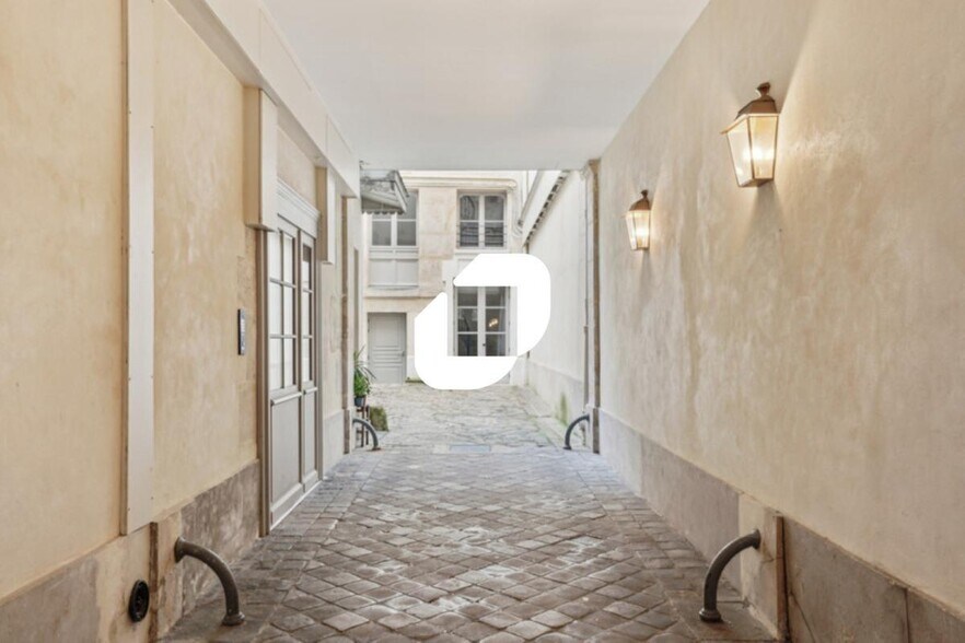 65 Rue Sainte-Anne, Paris à vendre - Photo du bâtiment - Image 3 de 14