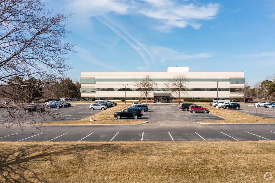 5607 New King St, Troy, MI for lease - Building Photo - Image 2 of 7