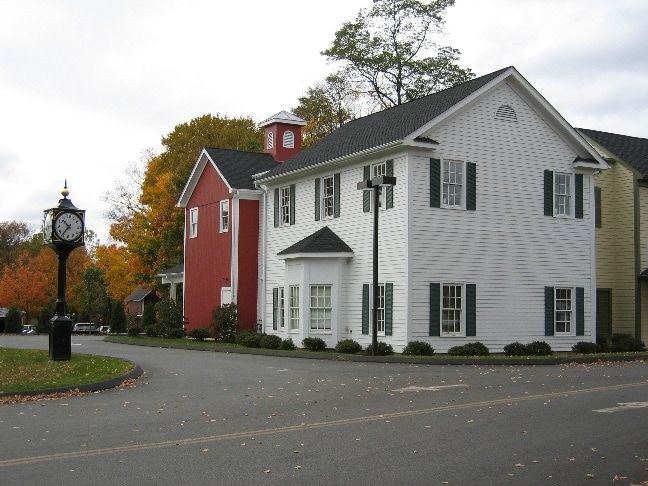 828 Federal Rd, Brookfield, CT à louer - Photo du bâtiment - Image 3 de 37