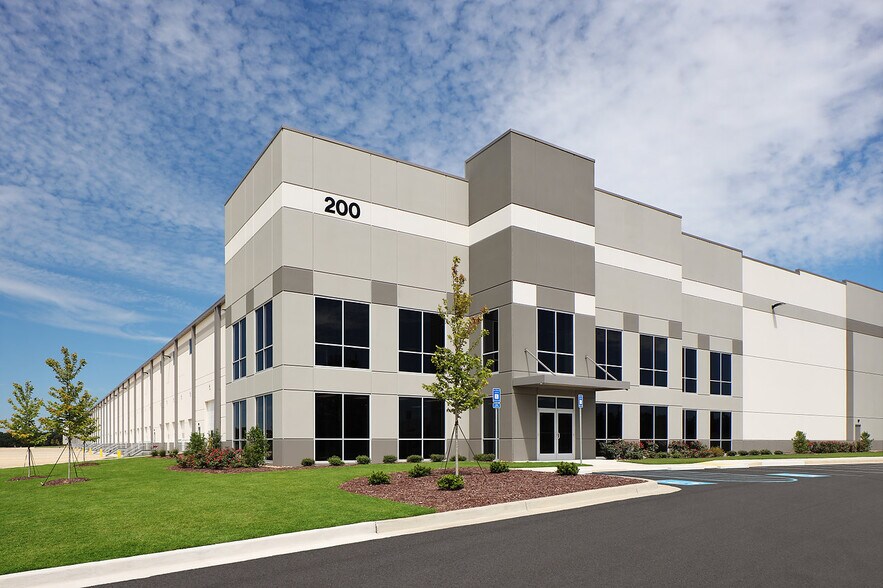 200 International Pky, Adairsville, GA à louer - Photo du bâtiment - Image 2 de 4