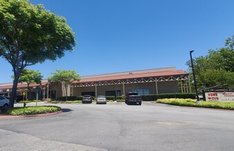 3900 Broad St, San Luis Obispo, CA à louer Photo intérieure- Image 1 de 5