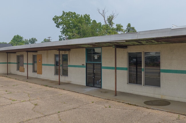 More details for 450 W Michigan Ave, Battle Creek, MI - Retail for Sale