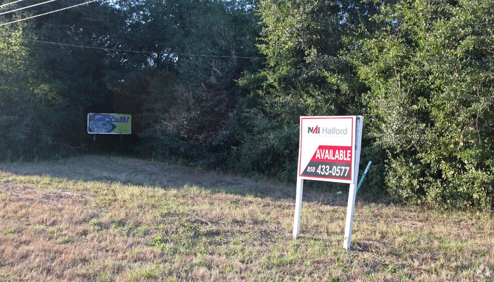 5061 Mobile Hwy, Pensacola, FL à vendre - Photo du bâtiment - Image 2 de 32