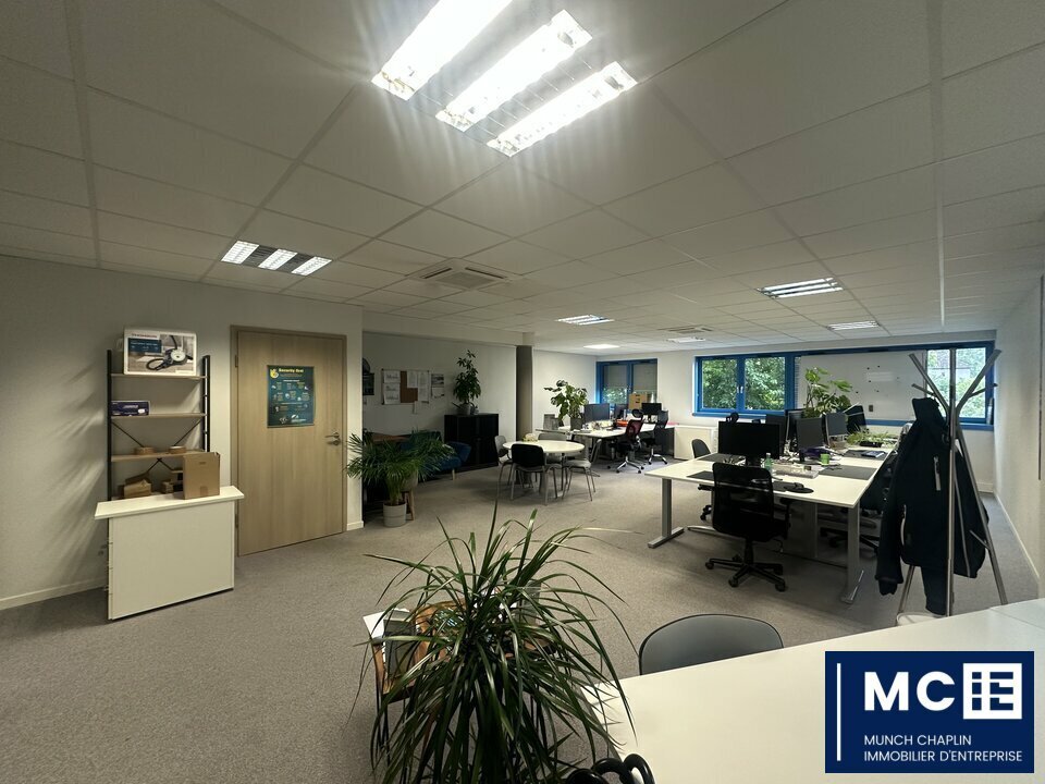 Office in Schiltigheim for lease Interior Photo- Image 1 of 4