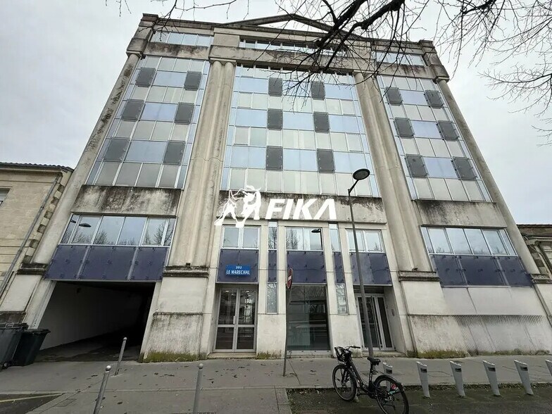 Office in Bordeaux for lease - Building Photo - Image 2 of 12