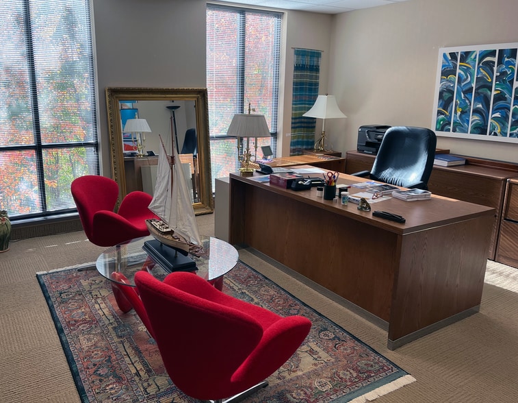 3517 Embassy Pky, Akron, OH for sale - Building Photo - Image 3 of 10