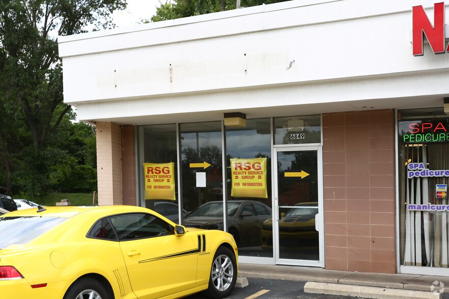 6841-6849 Olive Blvd, University City, MO à louer - Photo du bâtiment - Image 3 de 4