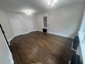 20-22 E Oakland Ave, Doylestown, PA for lease Interior Photo- Image 2 of 8