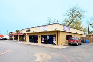 Plus de détails pour 200-210 N King St, Seguin, TX - Commerce de détail à louer