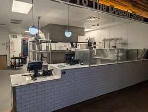 S74W17086 Janesville Rd, Muskego, WI à louer Photo intérieure- Image 1 de 17