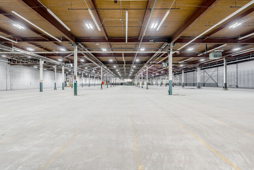 5455 Ch De La Côte-De-Liesse, Montréal, QC for sale - Building Photo - Image 3 of 6