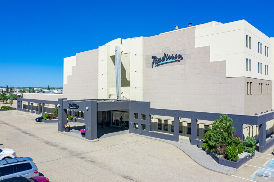 6500 67 St, Red Deer, AB à vendre - Photo du bâtiment - Image 1 de 1