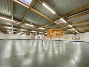 Flex in Croissy-Beaubourg for lease Interior Photo- Image 2 of 3