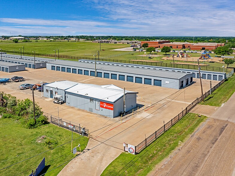 2102 S 3rd St, Mabank, TX à vendre - Photo du bâtiment - Image 1 de 8