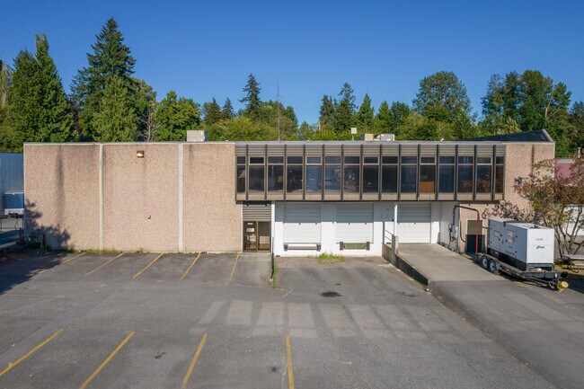 Plus de détails pour 4060 McConnell Dr, Burnaby, BC - Industriel à louer