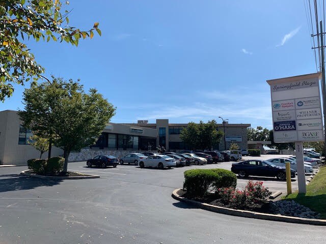 905 W Sproul Rd, Springfield Township, PA à louer - Photo du bâtiment - Image 2 de 7