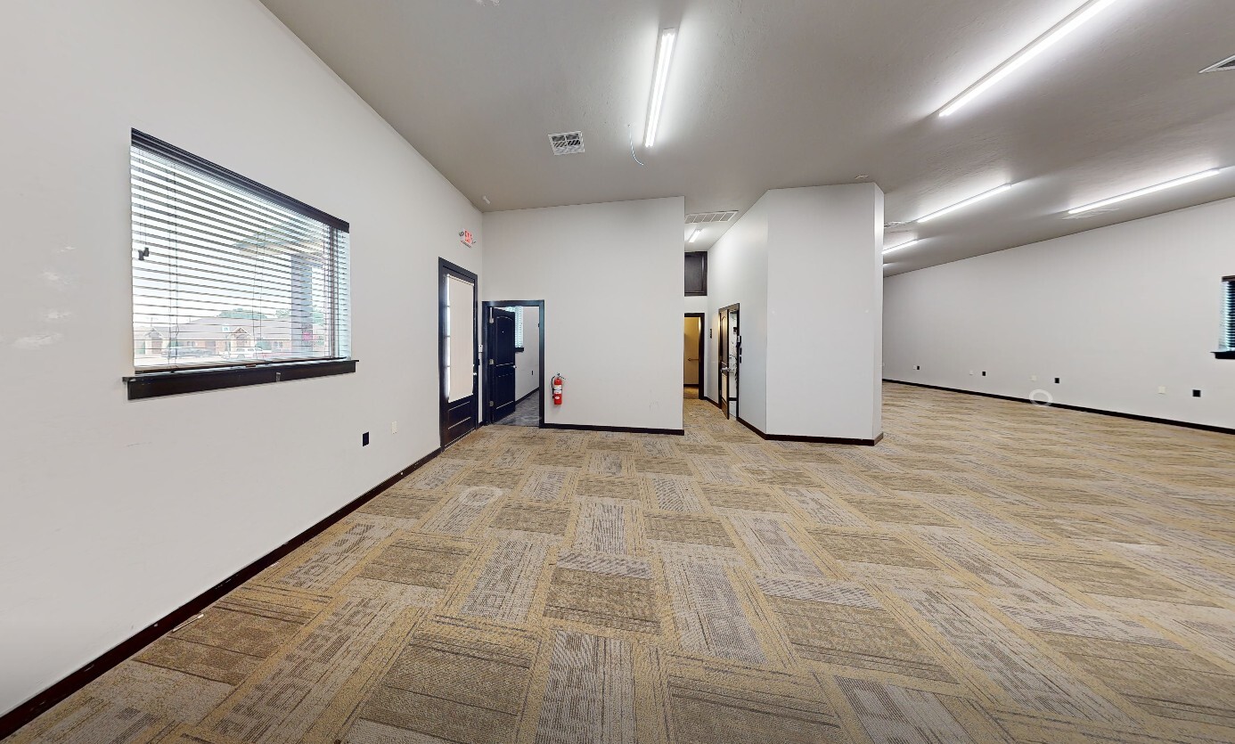 1716 Signal Ridge Dr, Edmond, OK 73013 - Unit C - - Interior Photo - Image 1 of 3