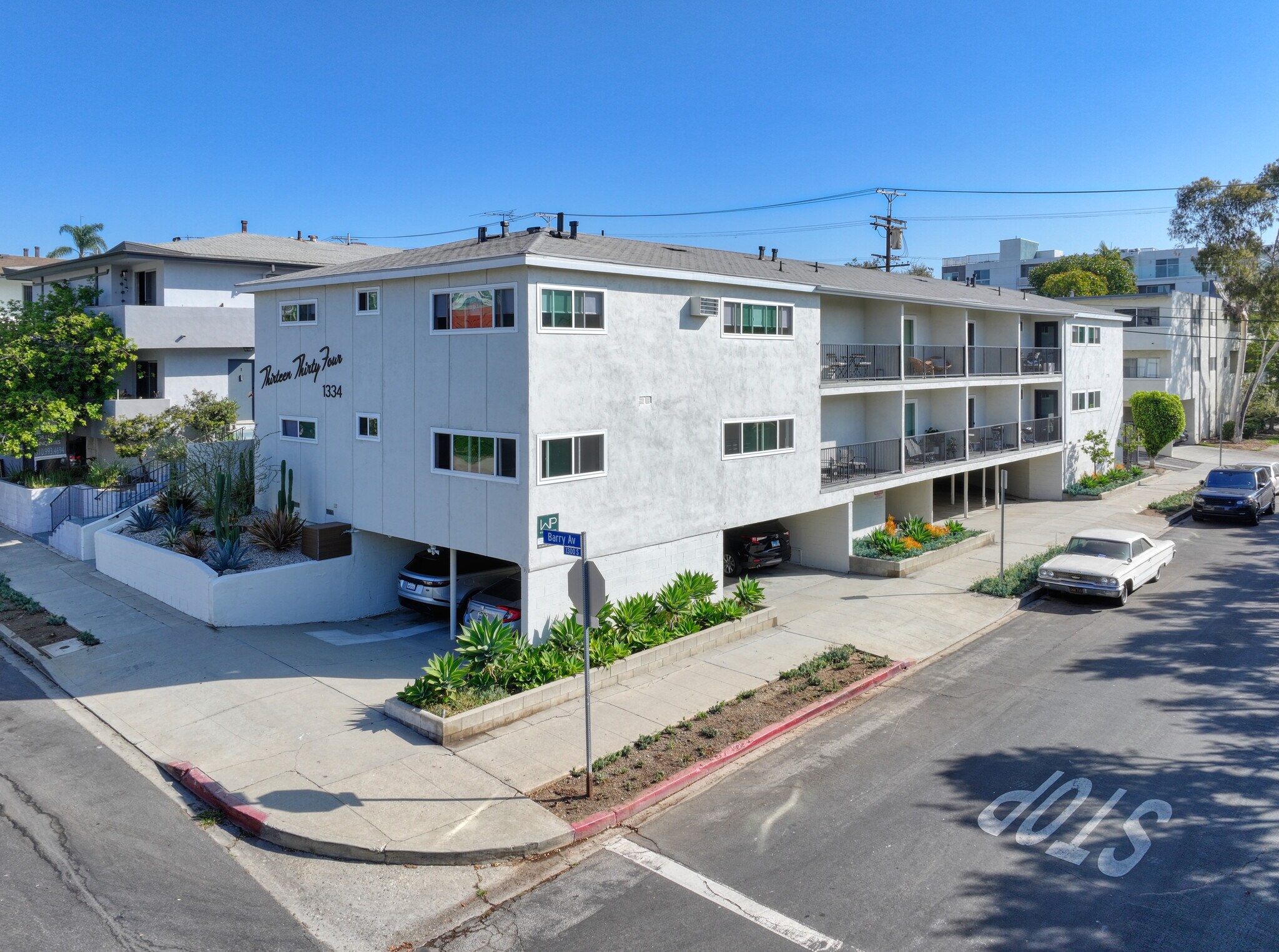 1334 Barry Ave, Los Angeles, CA à vendre Photo principale- Image 1 de 24