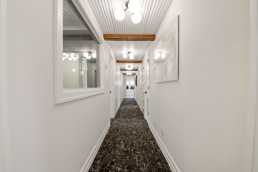 1553 Broadway, Hewlett, NY for lease - Building Photo - Image 3 of 9