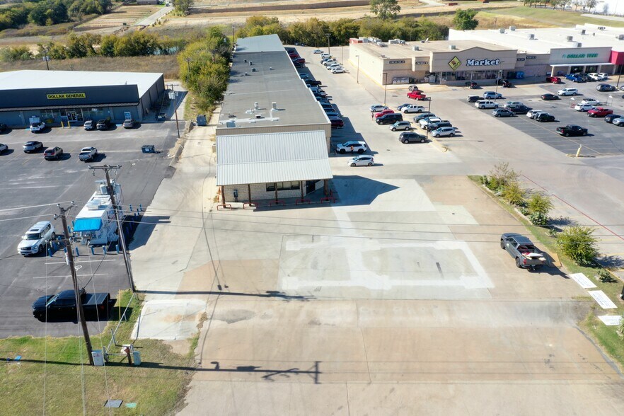 1210 S Fm-51, Decatur, TX à louer - Photo du bâtiment - Image 3 de 15