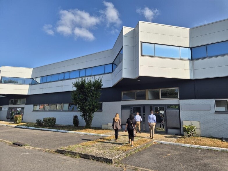 Industrial in Bonneuil Sur Marne for lease - Building Photo - Image 1 of 6