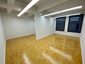 147 W 35th St, New York, NY for lease Interior Photo- Image 1 of 7