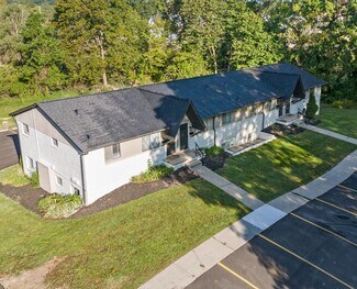 Plus de détails pour 811-845 N Main St, Milford, MI - Multi-résidentiel à vendre