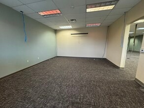 9299 College Pky, Fort Myers, FL for lease Interior Photo- Image 1 of 7