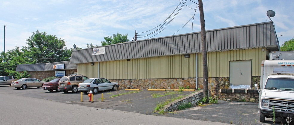 715 Poplar Ave, Nashville, TN for lease - Building Photo - Image 2 of 2
