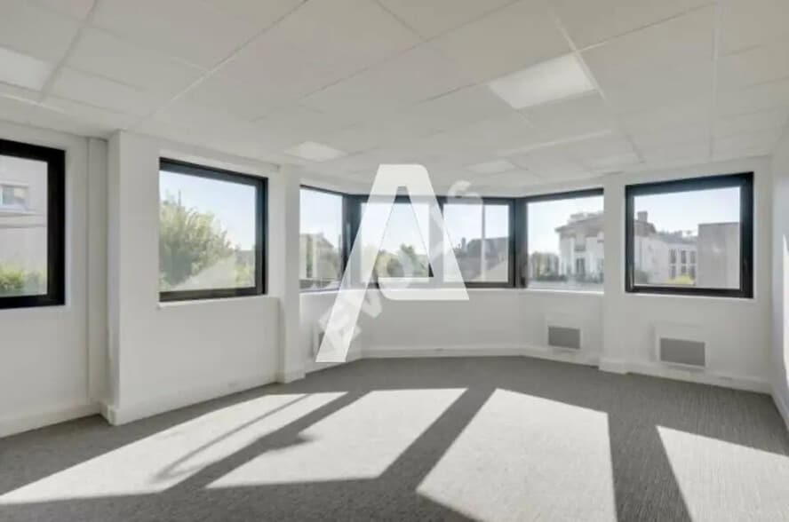 Office in Gentilly for sale - Interior Photo - Image 3 of 8