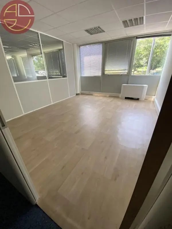 Office in Labège for lease Interior Photo- Image 1 of 12