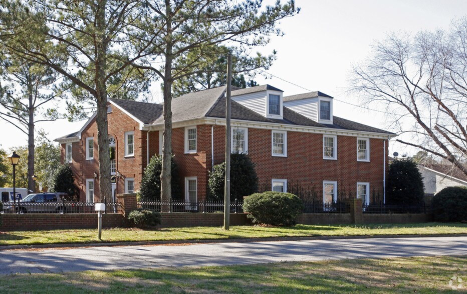 1100 Eaglewood Dr, Virginia Beach, VA à louer - Photo du bâtiment - Image 2 de 27