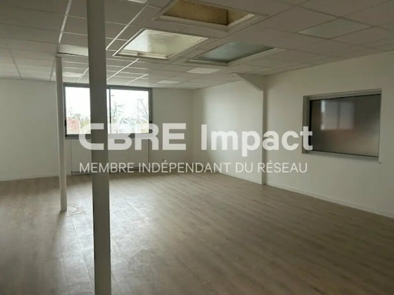 Office in Chenôve for lease - Interior Photo - Image 3 of 5