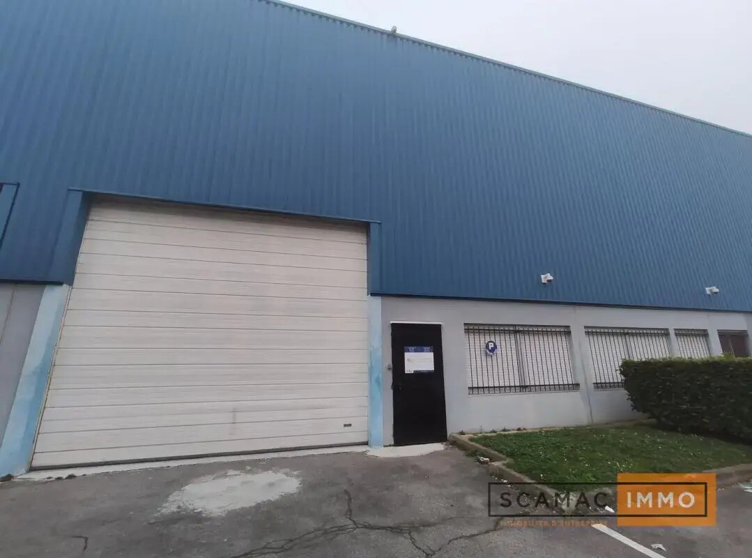 Flex in Bagnolet for lease Building Photo- Image 1 of 5