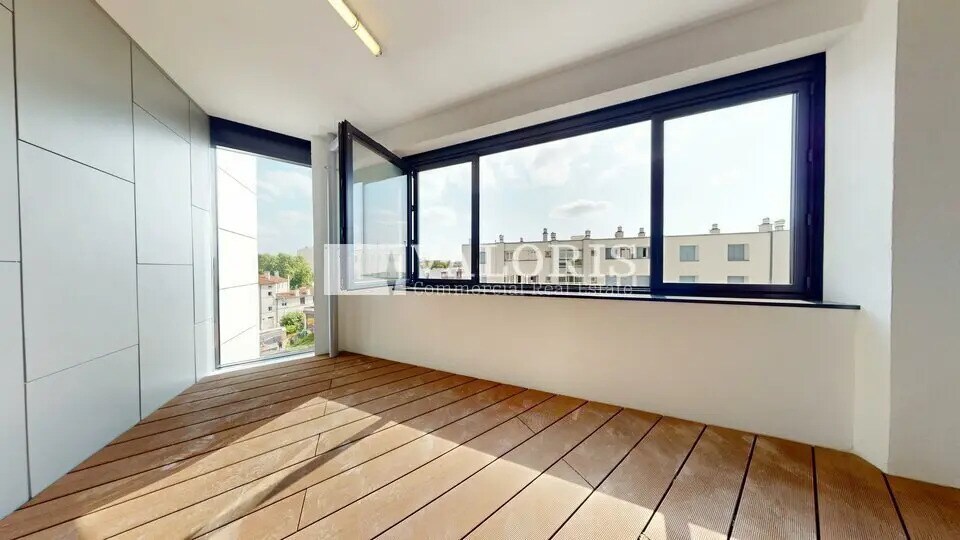 Office in Tassin-la-Demi-Lune for sale Interior Photo- Image 1 of 18