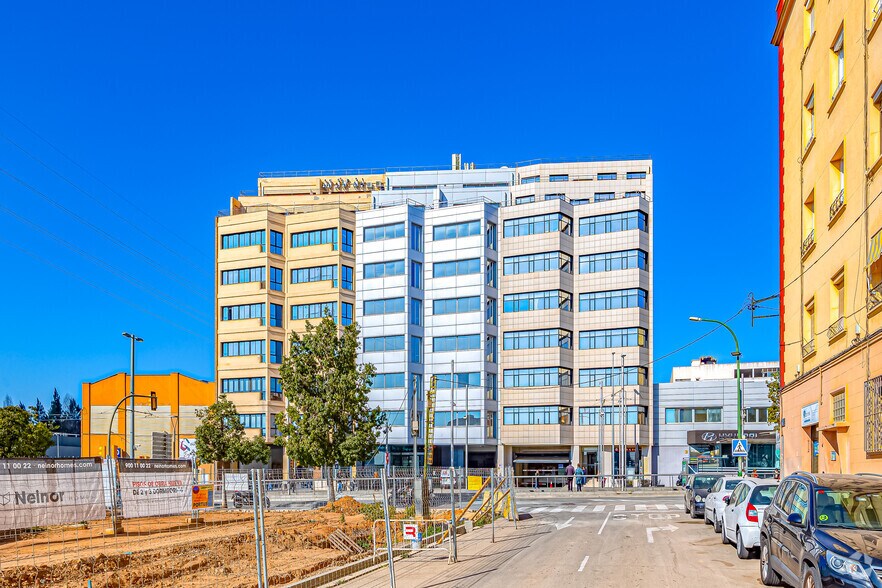 Office in Esplugues de Llobregat, Barcelona for lease - Building Photo - Image 2 of 3