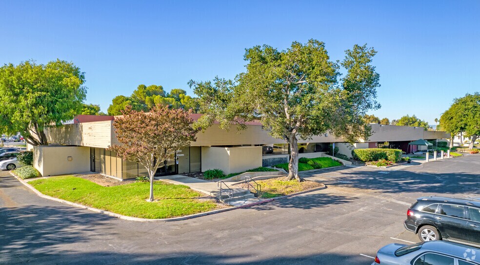 3100-3118 Patrick Henry Dr, Santa Clara, CA à vendre - Photo du bâtiment - Image 1 de 13