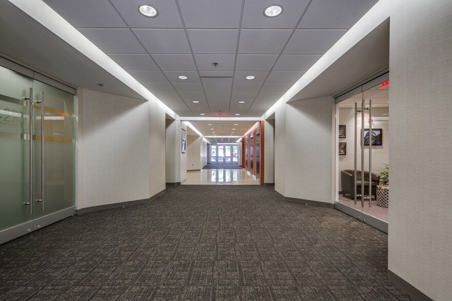 20251 Century Blvd, Germantown, MD à louer - Hall d’entrée - Image 3 de 10