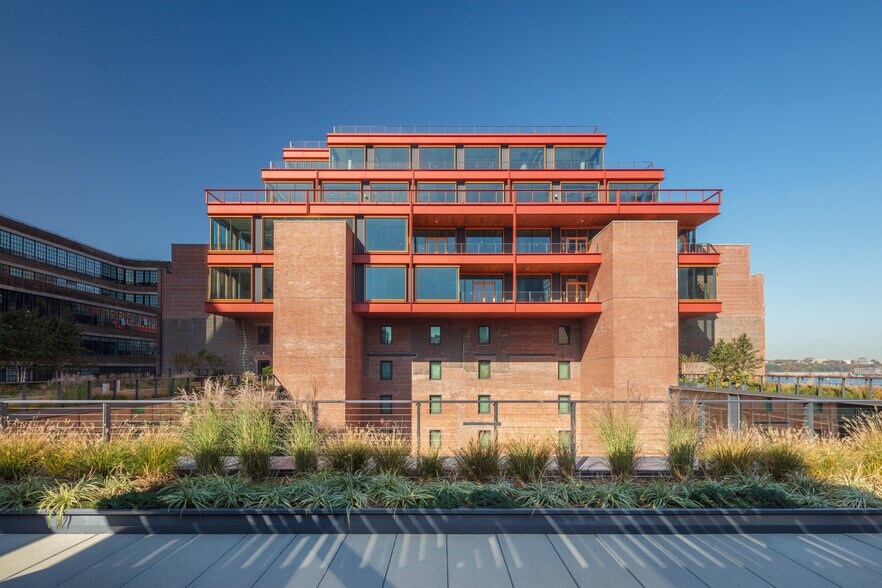 271 11th Ave, New York, NY for lease - Building Photo - Image 2 of 14