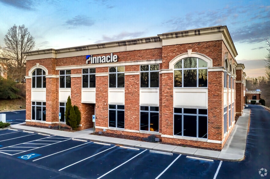 108 Gateway Blvd, Mooresville, NC for lease - Building Photo - Image 3 of 24